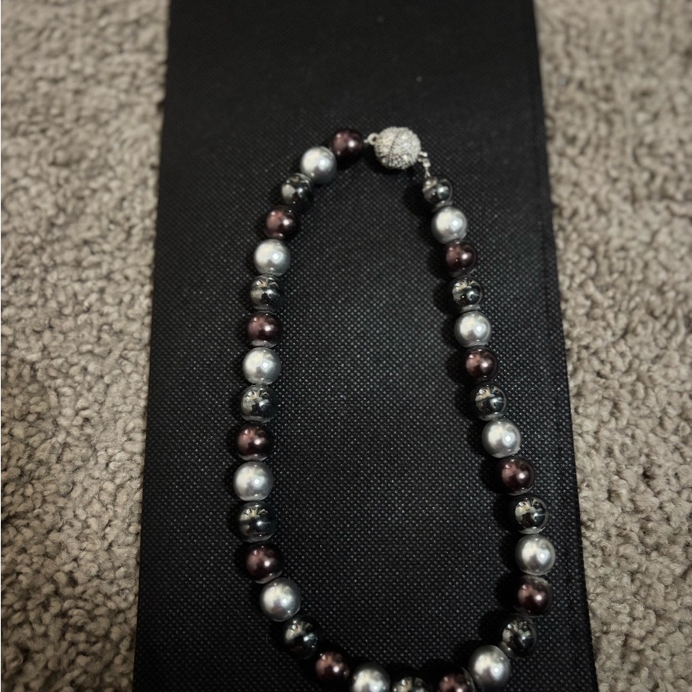 Elegant Pearl Beaded Necklace